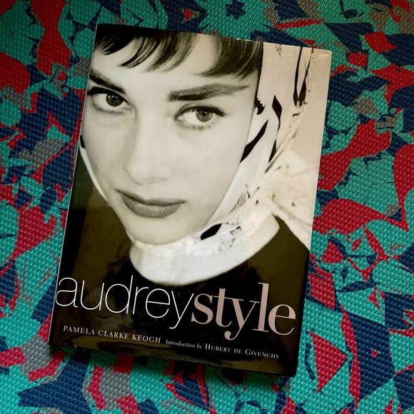 Audrey Hepburn Style Book - Picture 1 of 9